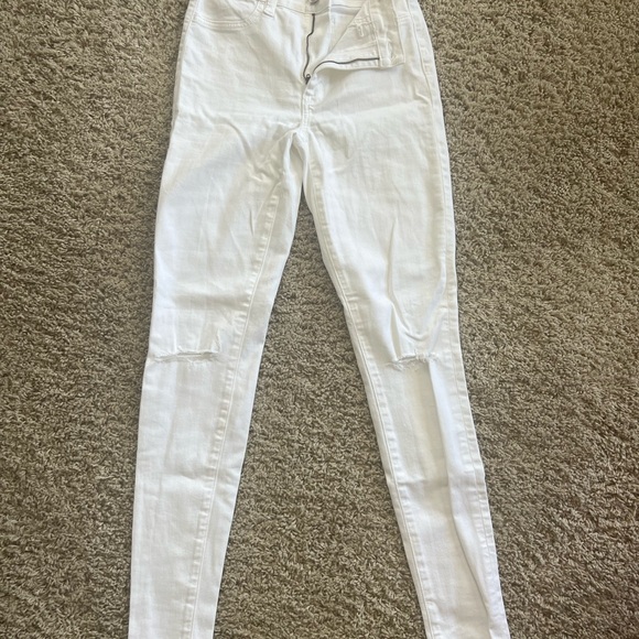 American Eagle Outfitters Denim - American Eagle White Skinny Jeans